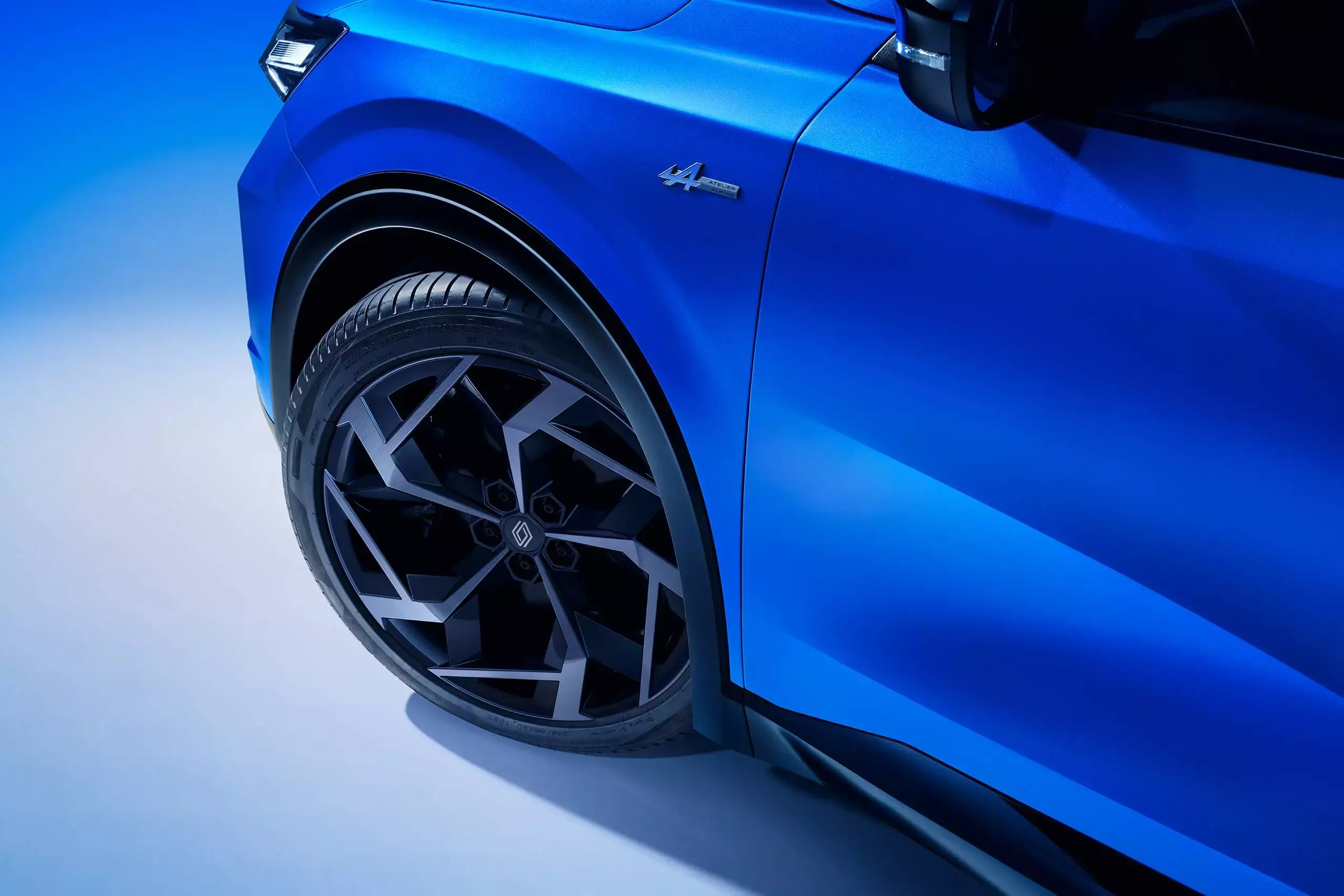 sport tyres and 21-inch wheel rims for a look that is truly unique