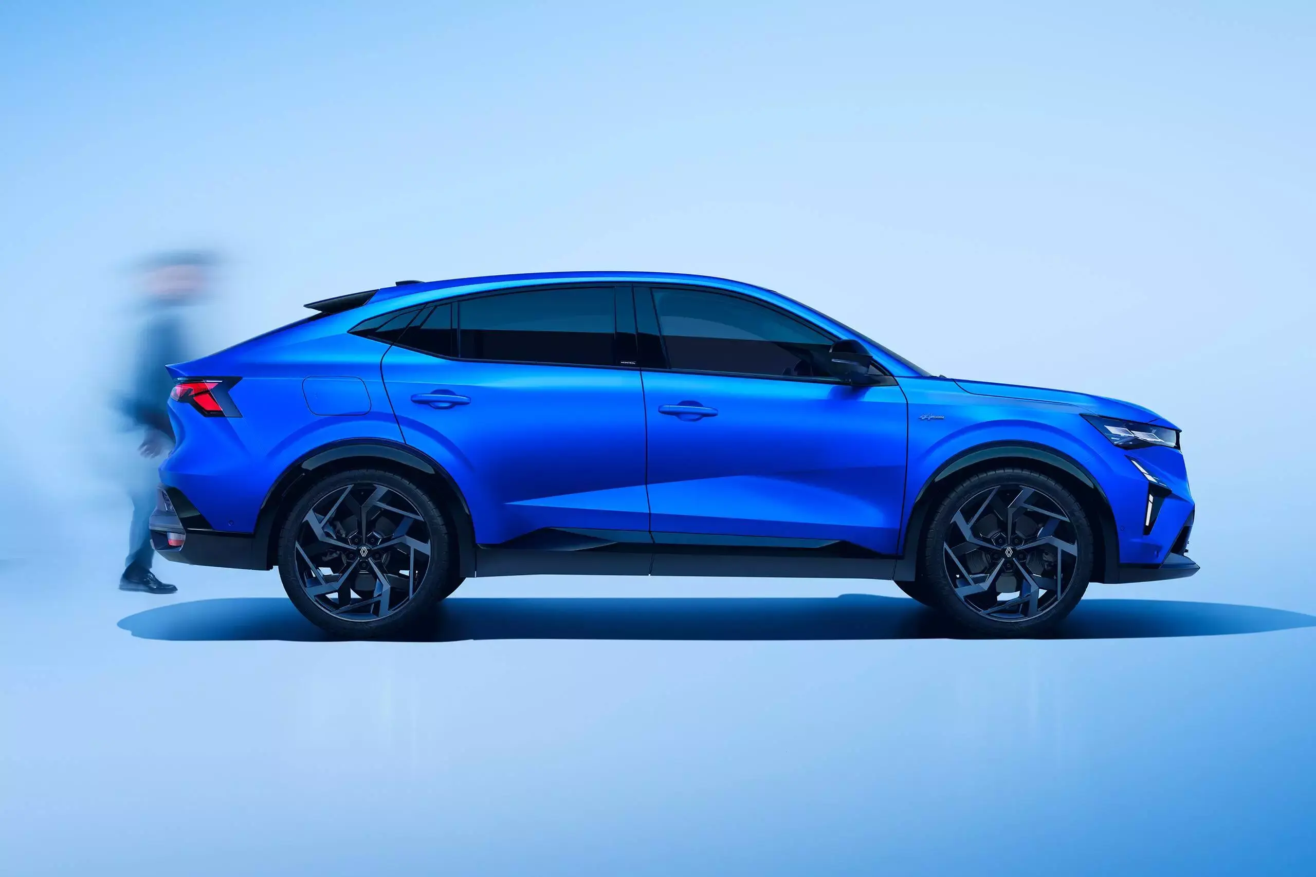SUV-coupe styling